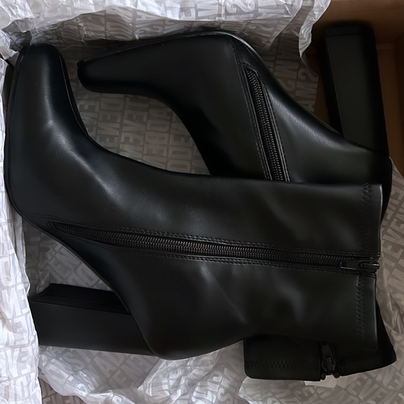 Steve Madden Lynden Womens Block Heel Zipper Ankle Boots, Black